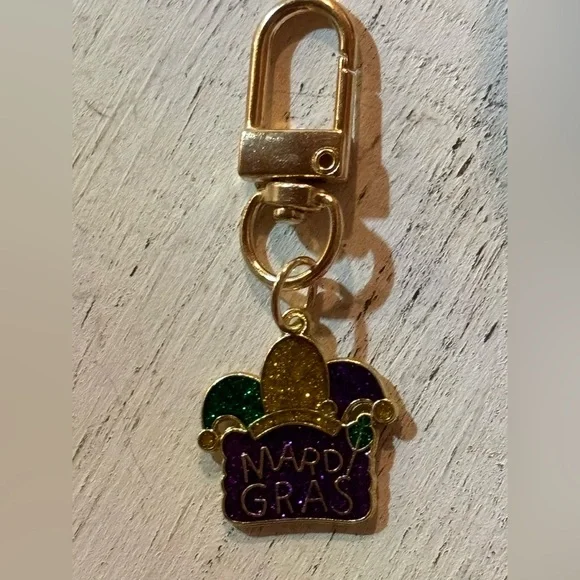💜💚💛 Mardi Gras Themed Keychain /Bag Charm with Purple, Green, and Gold Accents - Picture 5 of 6